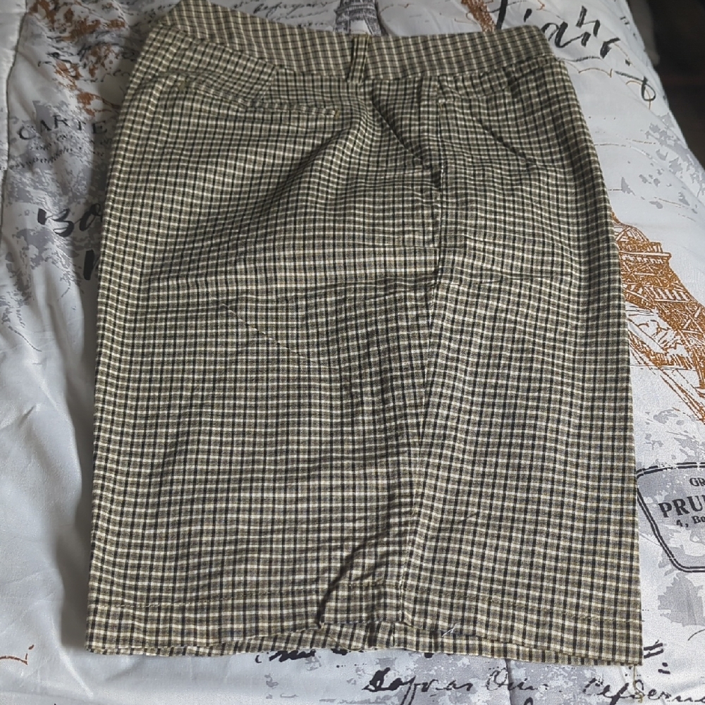 Dockers Green and White Knee-Length Pencil Bermudas